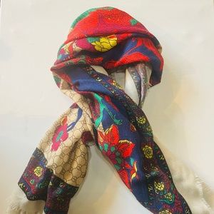 GUCCI scarf